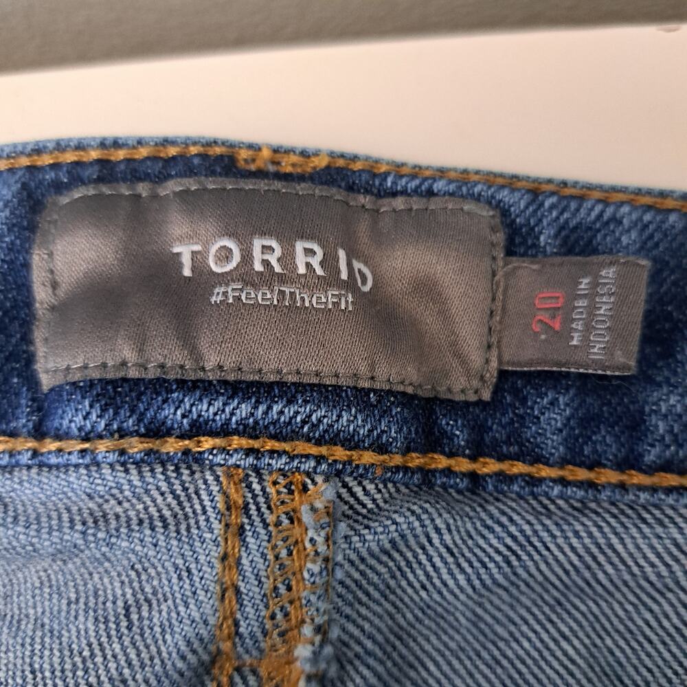 Torrid Denim Mid Rise 5" Blue Jean Shorts Women's Plus 20 - Picture 6 of 8